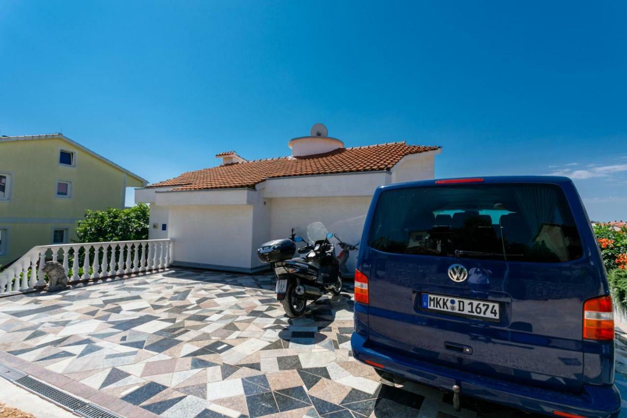 Guesthouse Halilagic Krk Town Exteriör bild